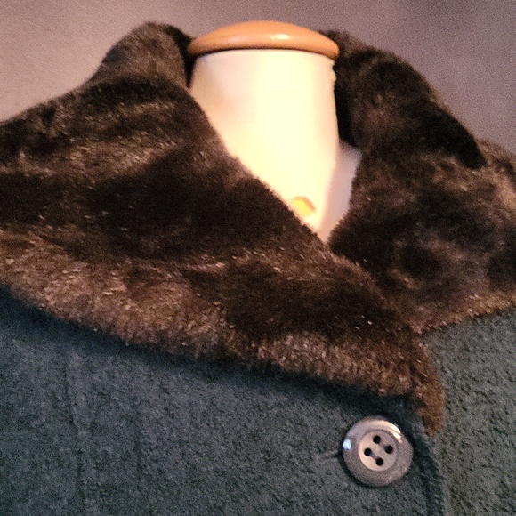 Vintage D & G Green Coat Faur Fur Trim - Picture 2 of 8